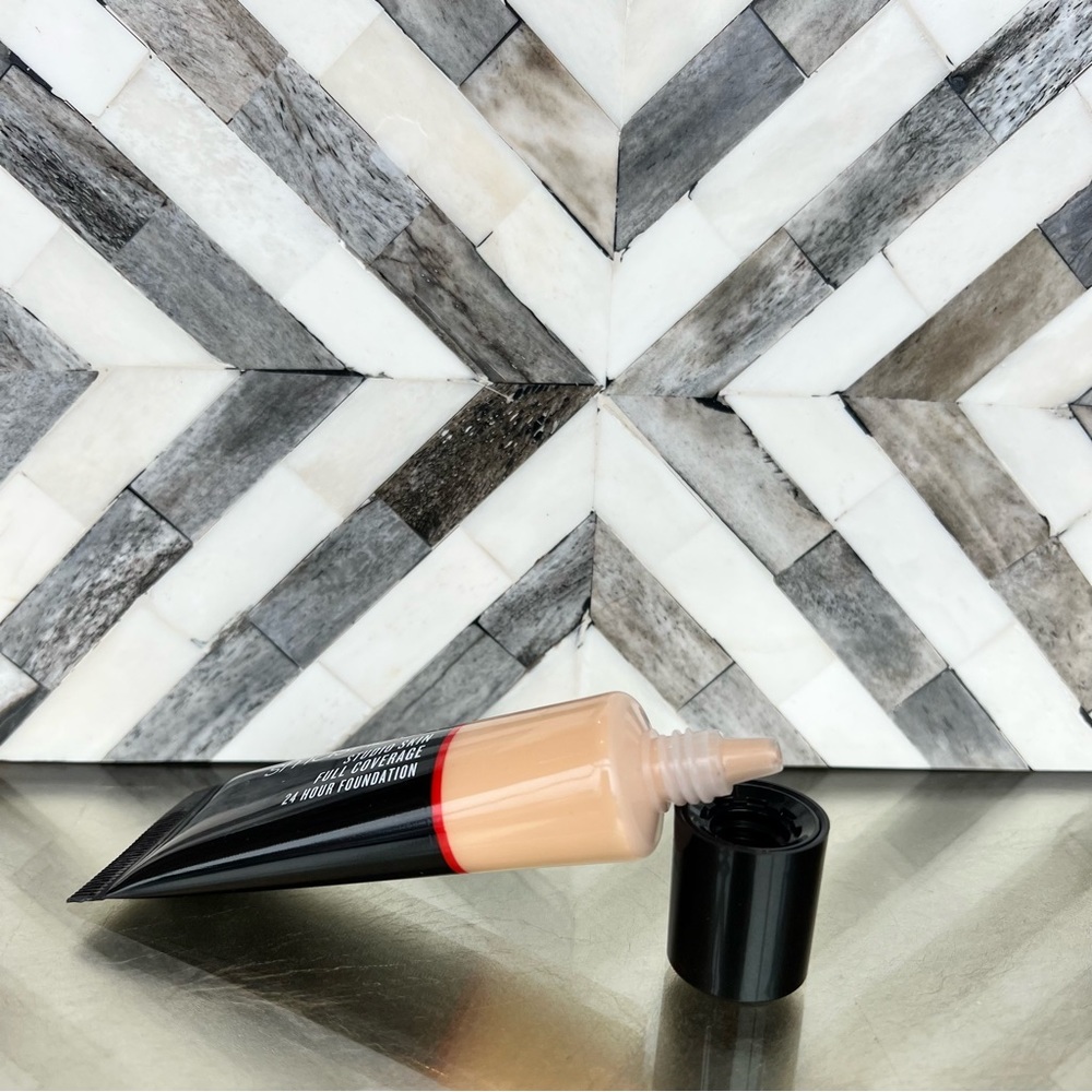 Smashbox foundation 2.12 light